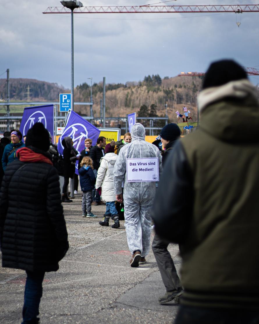 Artikelbild: Anne Renzenbrink, wie gefährlich leben Journalist:innen in Deutschland?